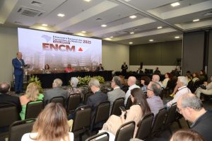 Em Belo Horizonte (MG), conselheiros federais e regionais debatem novas regras de publicidade médica