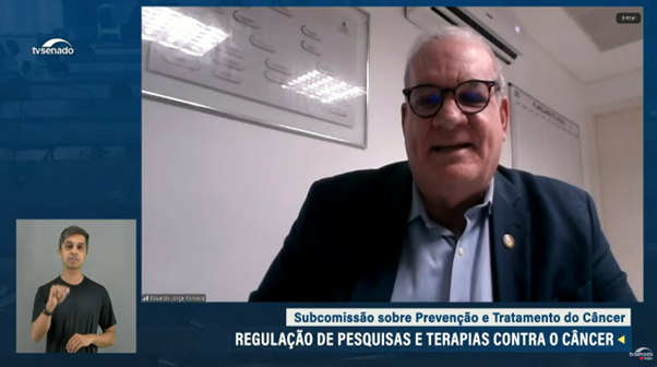 No Senado: CFM debate vacinas, medicamentos e terapias contra o câncer