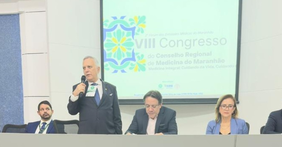 Deputados e senadores celebram data e reforçam defesa da medicina e dos pacientes