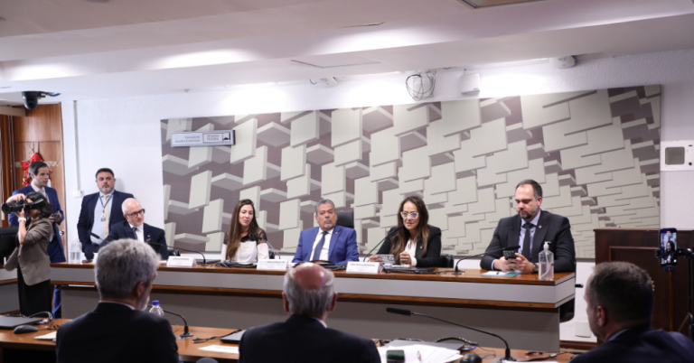 CFM prepara resolução para regulamentar aplicação de IA na medicina