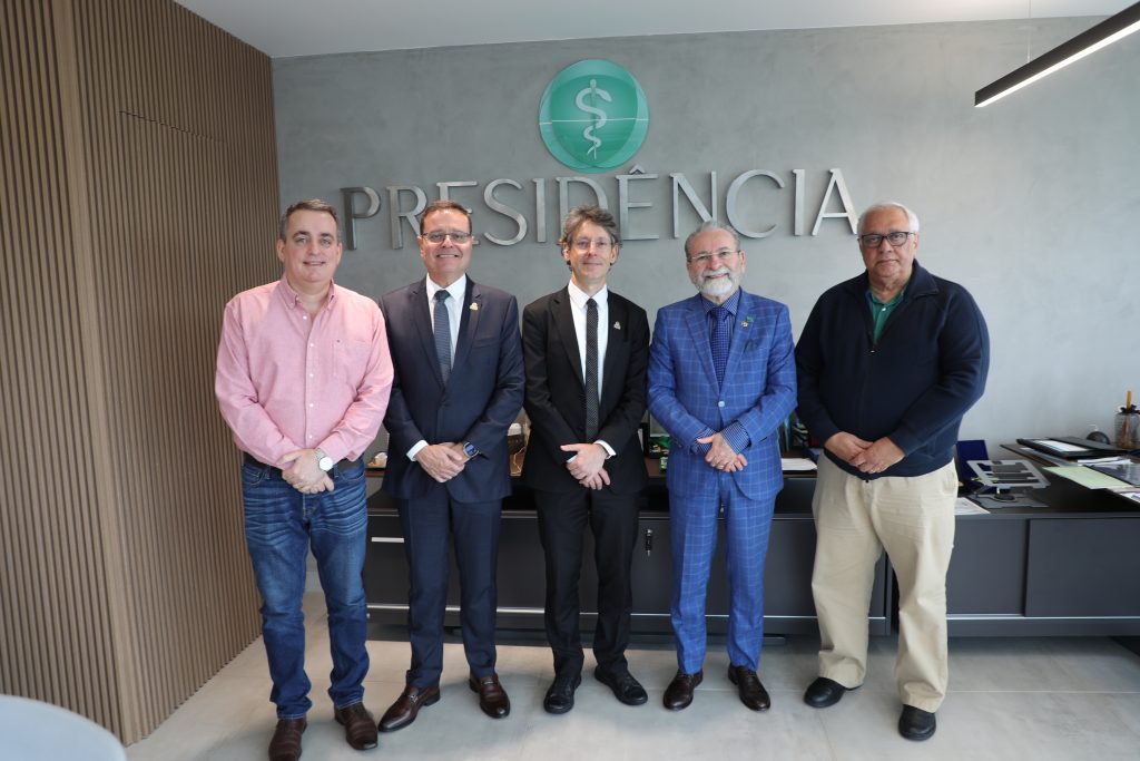 CFM realiza reunião para criar a área de atuação em cardiointensivismo