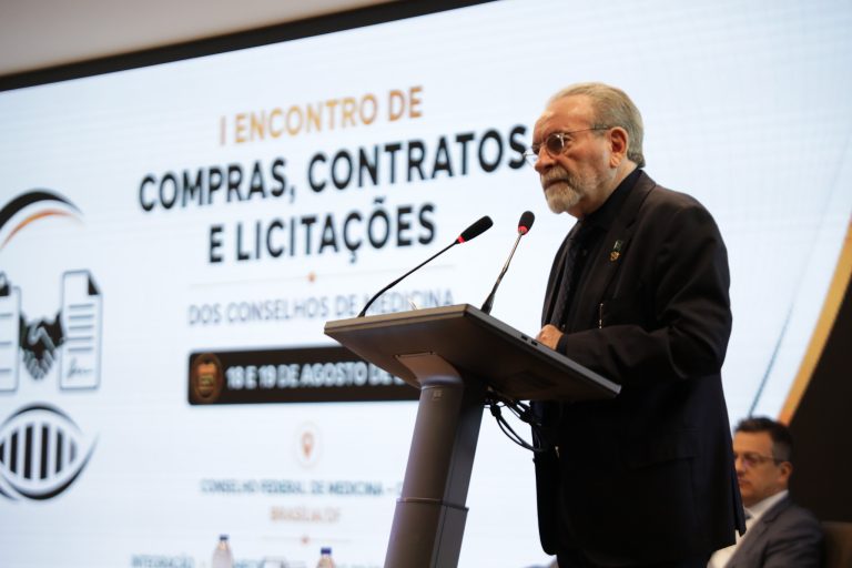 CFM promove encontro para aperfeiçoar processos de compras, contratos e licitações